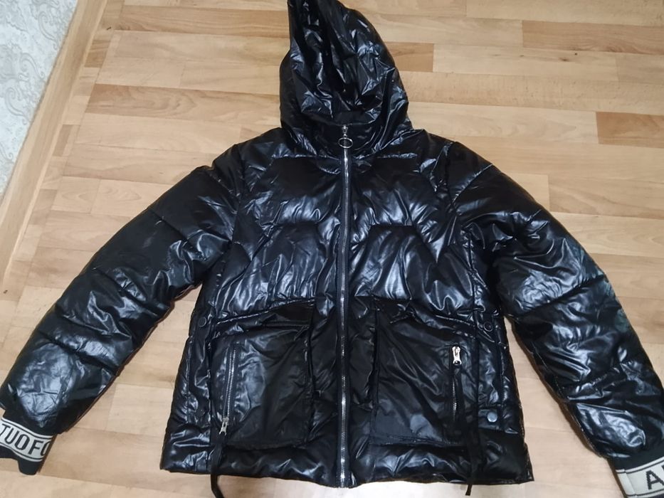 Отдам курточку даром