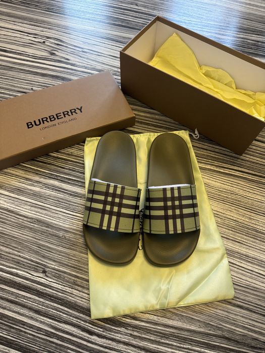Papuci Burberry, verzi