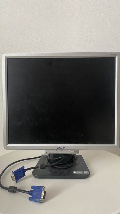 Монитор Acer 17 диагональ
