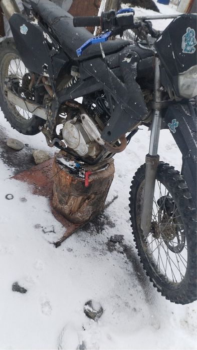 Motocicleta rieju 125 cititi descrierea