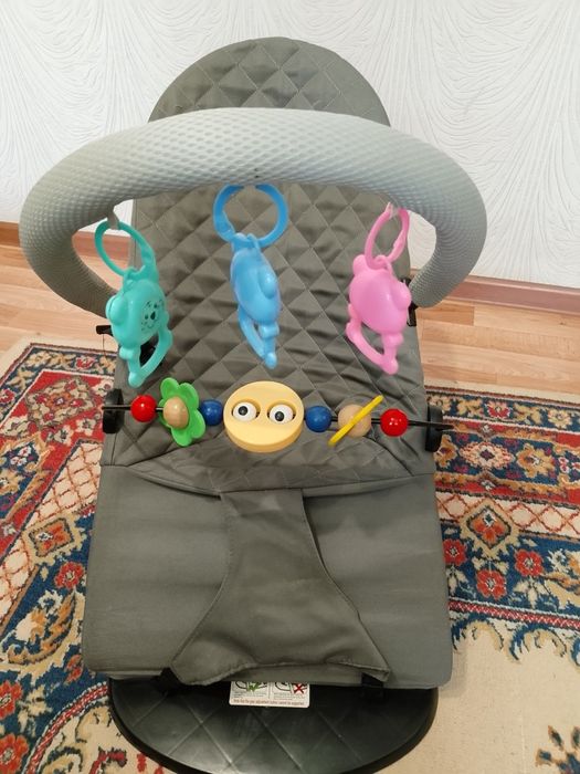 Продам шезлонг для новорожденных