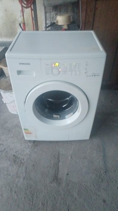 Продам стиральную машинку самсунг