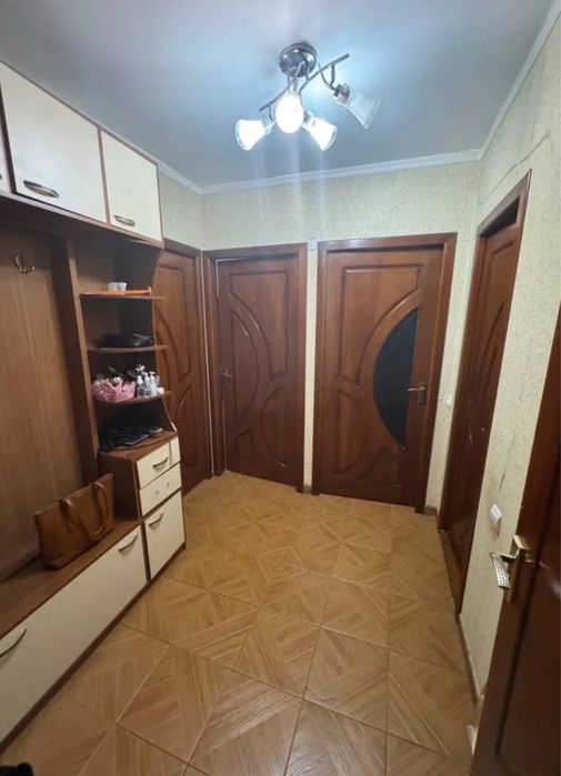 х Жахон Тиллари Унвирситет 3/3/5 Чил Г9а Разделный,Балкон:2х6