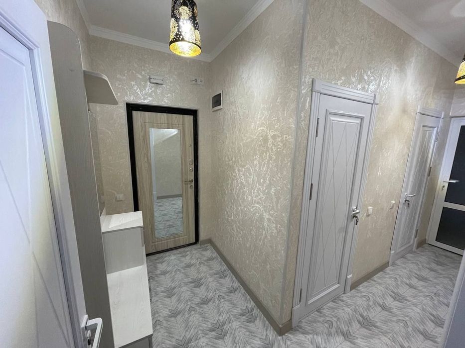 Метро Юнусабад-11 отличная новая 2х комнатная квартира полностью упако