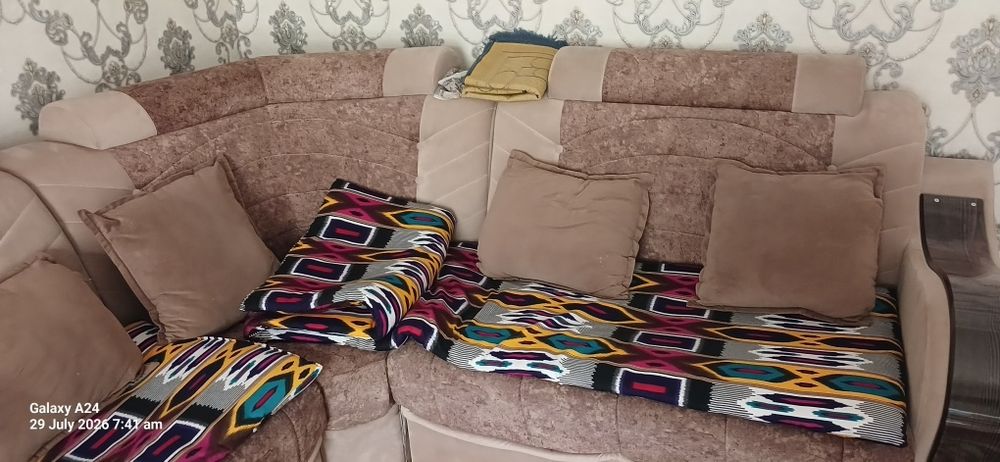 Ugolok, mini zal uchun mebel