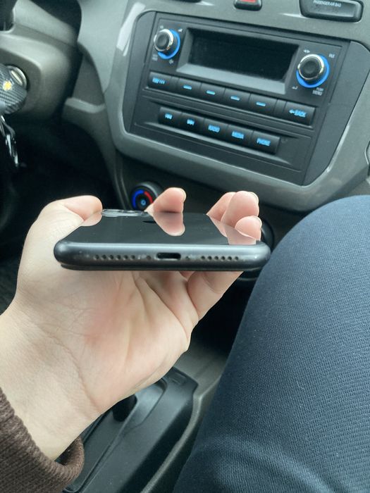 Айфон 11 сатылады срочно