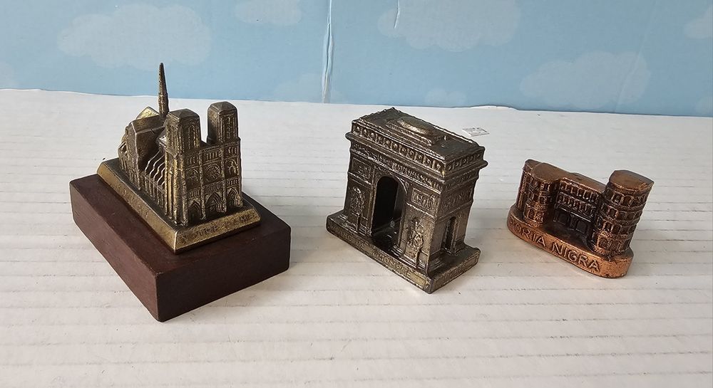 Lot machete ale unor construcții celebre