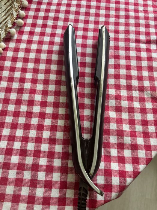 GHD-Hair Straightener