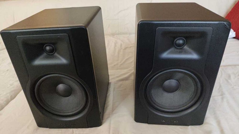 Monitoare studio M-Audio BX8 D3 + stative Quiklok + cabluri