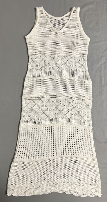 Вязаное платье белого цвета