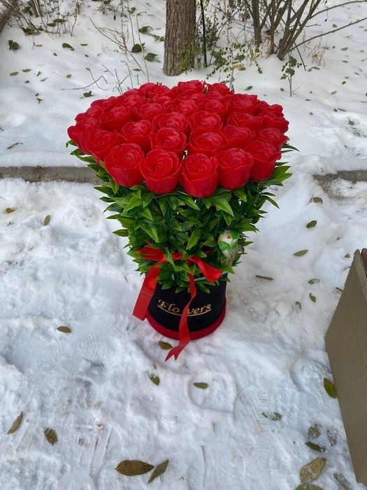 Shirin iforli Sovinli gullar kapalakli buketlar tayorlab beraman