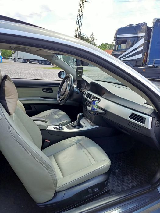 Продавам автомобил BMW E92 330D