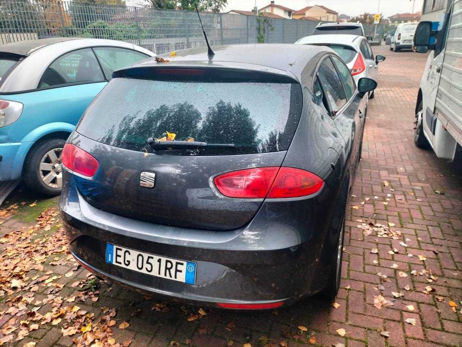 Seat Leon 1.6 TDI НА ЧАСТИ
