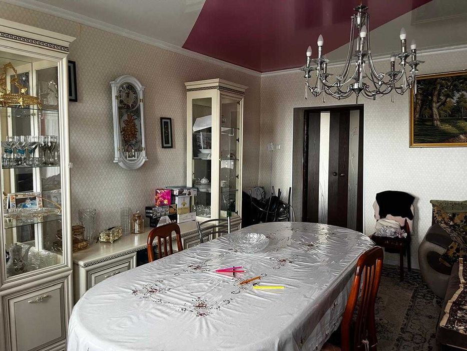 Продам двух этажный дом