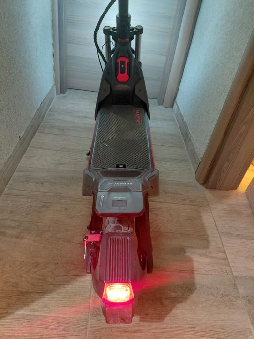 Електрическа тротинетка Segway ZT3 Pro 25 км/ч