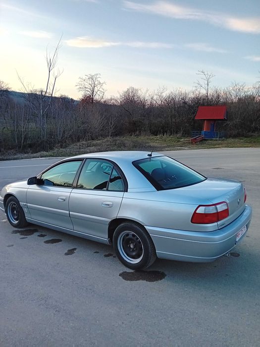 Opel omega 2.2 16v