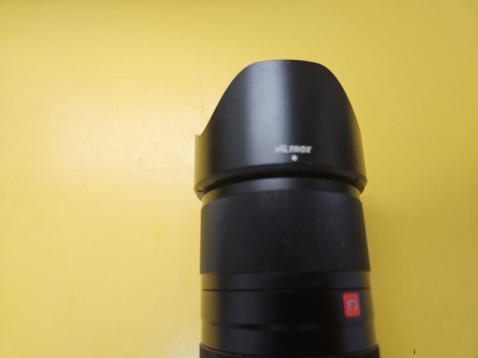 Canon eos M50 cu obievtive plus vitrox Af33/14
