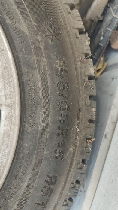Продаем комплект зимней резины для Mercedes