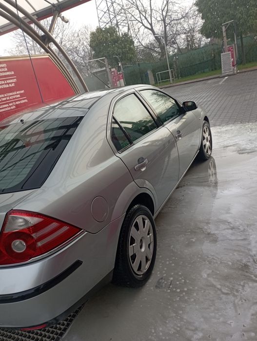 De vinzare ford Mondeo anul 2005 preț 1000 EURO negociabil
