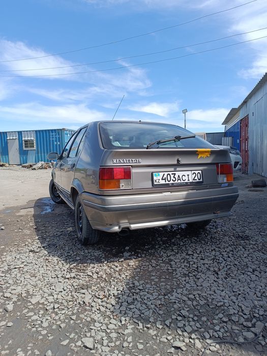 Renault 19 1.7 91года