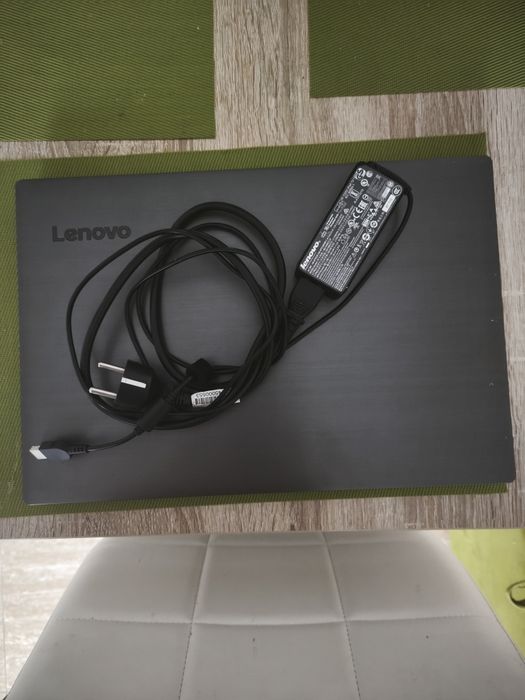 Laptop Lenovo V 330-15IKB