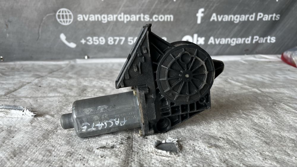 Моторче предно дясно стъкло VW Passat B5