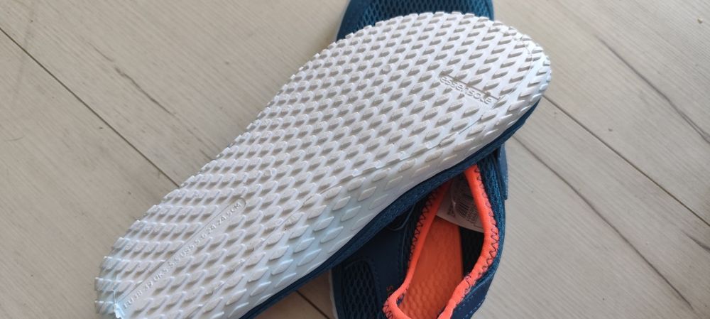 Аква обувки, чисти нови