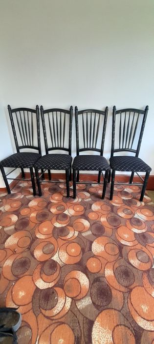 Продам стулья . В хорошем  состоянии