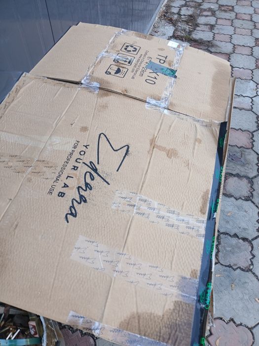 Отдам коробки даром