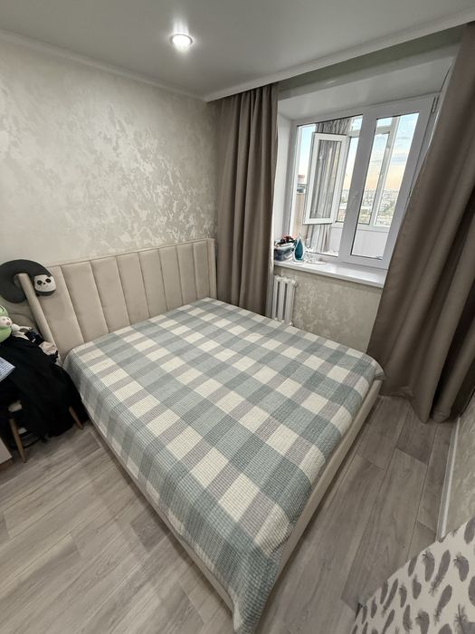 Продам кровать 200*160(с матрасом)