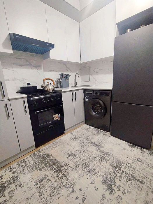 Миробод Авеню оркаси Ойбек метро атрофида  2 хонали квартира