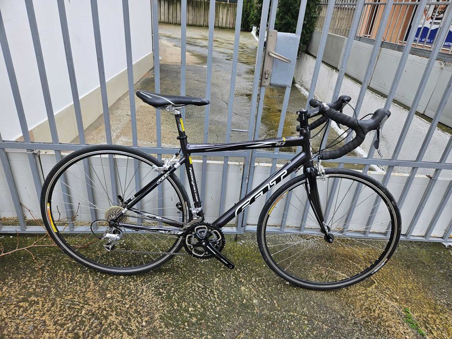 Шосеен алуминиев велосипед 28 цола FELT-шест месеца гаранция