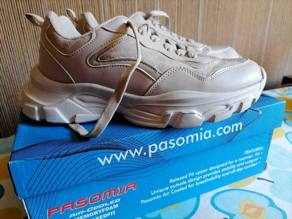 Дамски бежови маратонки, бежови с декорация в златисто, 38 номер