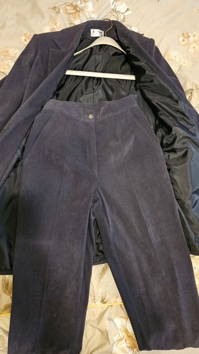 Костюм от две части