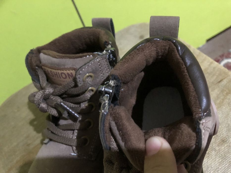 Срочно продам ботинку