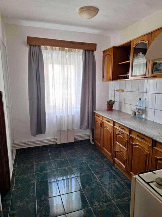 Inchiriez apartament cu două camere