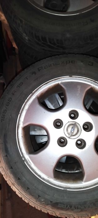 Джанти 15 с гуми за Опел 6J x 15 5x110