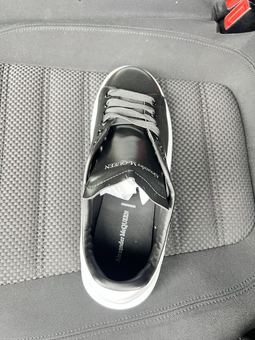 Vand adidasi alexander MCqueen