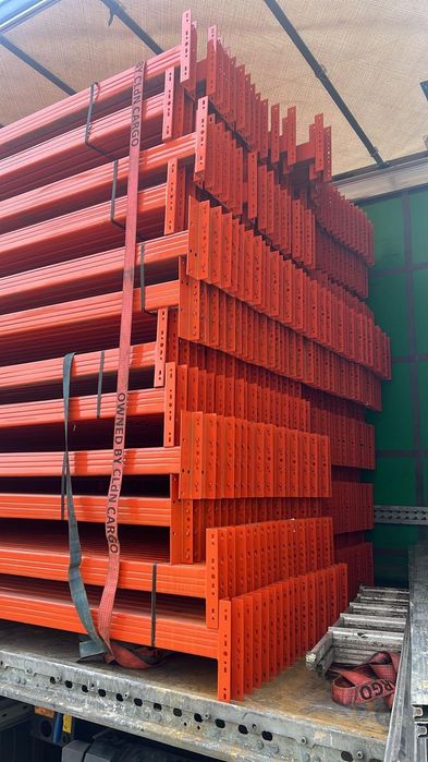 Rafturi metalice pentru depozitare