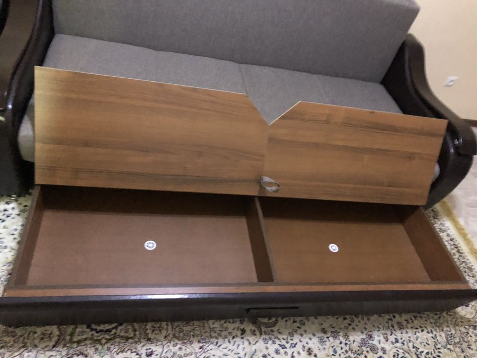 Продам Диван-кровать и креслом