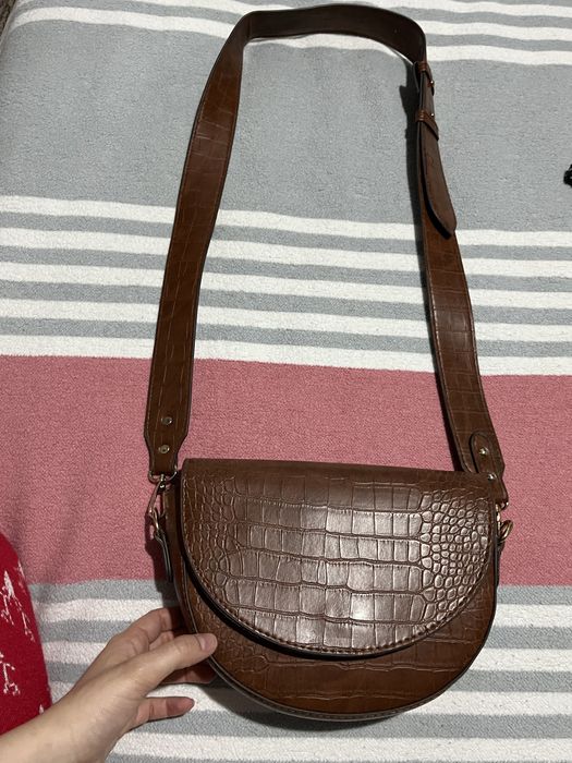 Кафява кожена чанта от Sinsay