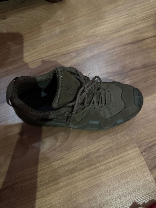 Продам почти новые военные ботинки