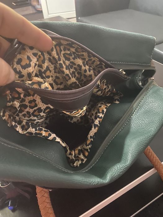 Geanta de umăr cu curea reglabilă