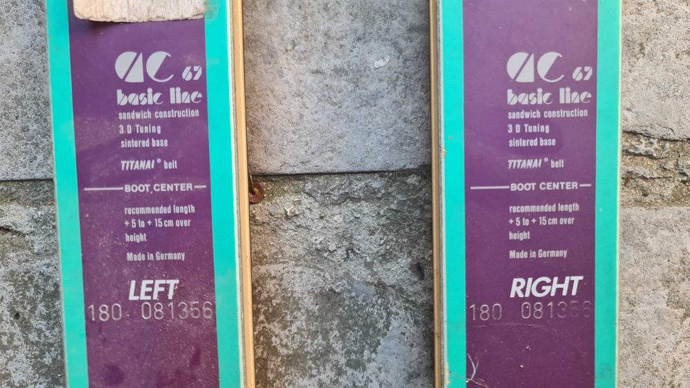 Продавам два броя употребявани ски + щеки