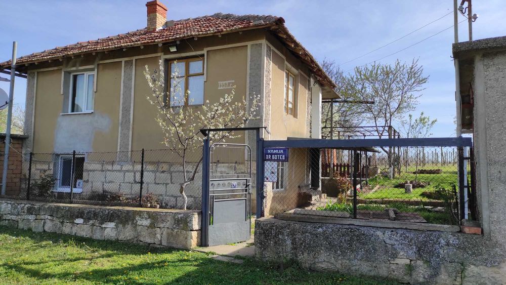 Продава се Къща в с. Каменово, Област Разград - 80 кв.м за 383 €/кв.м - Снимка #1