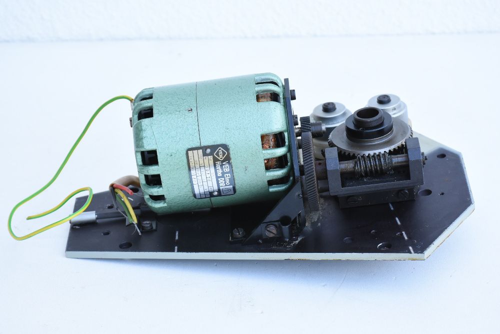 Ел. двигатели с редуктори , стъпкови, ремъчни шайби