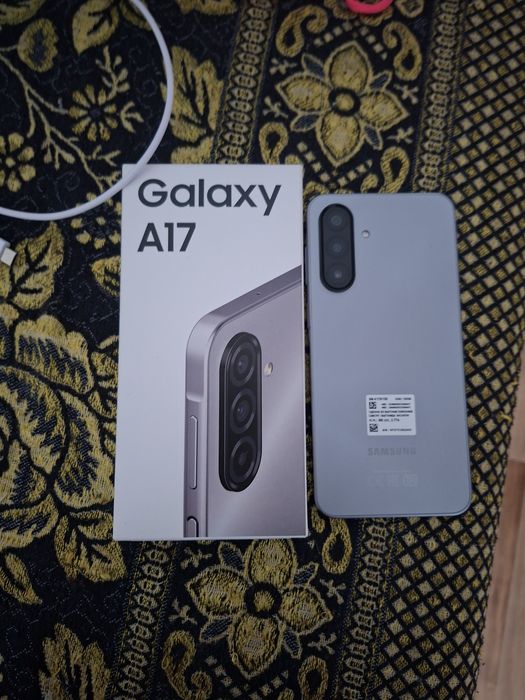 Телефон Samsung а 17