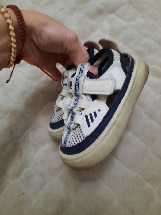 Продам детские сандали