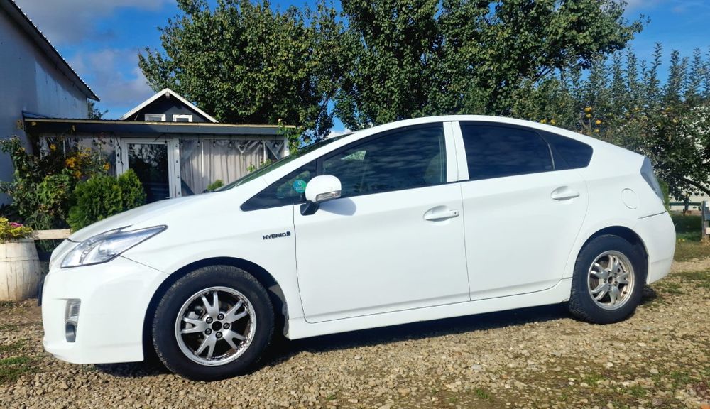 Toyota Prius Hybrid fab  2012