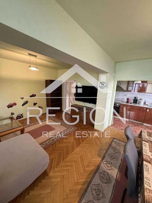 Дава се под наем Тристаен апартамент в Варна, Център - 130 кв.м за 800 € - Снимка #5